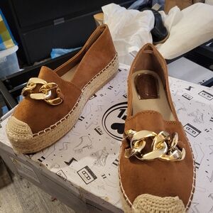 Women platform shoes